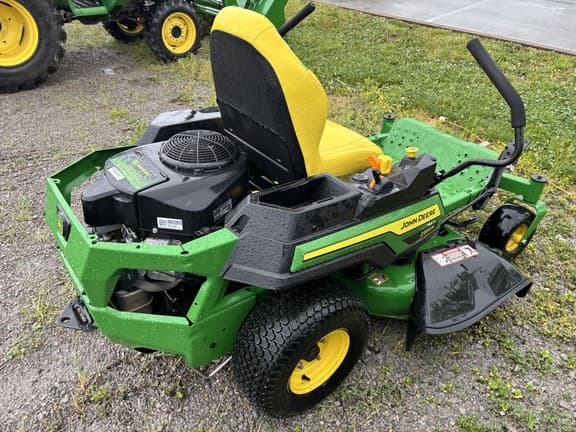 Image of John Deere Z320M equipment image 1