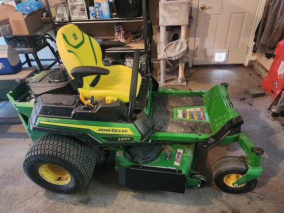 Image of John Deere Z330R Primary image