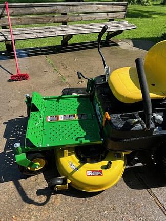 Image of John Deere Z335E equipment image 2