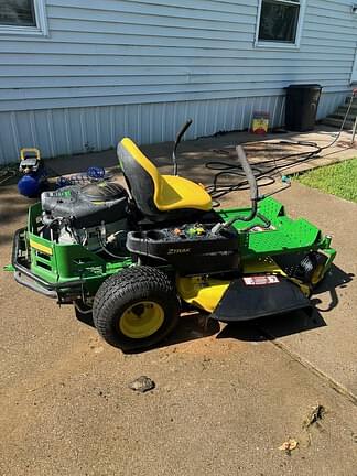 Image of John Deere Z335E equipment image 1