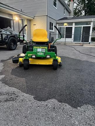 Image of John Deere Z335E equipment image 4