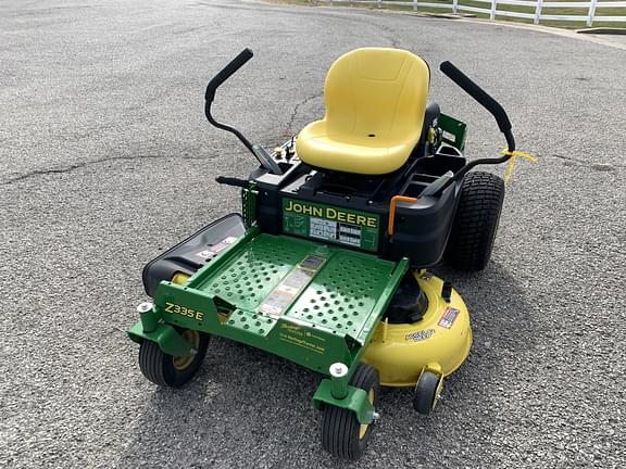 Image of John Deere Z335E equipment image 3