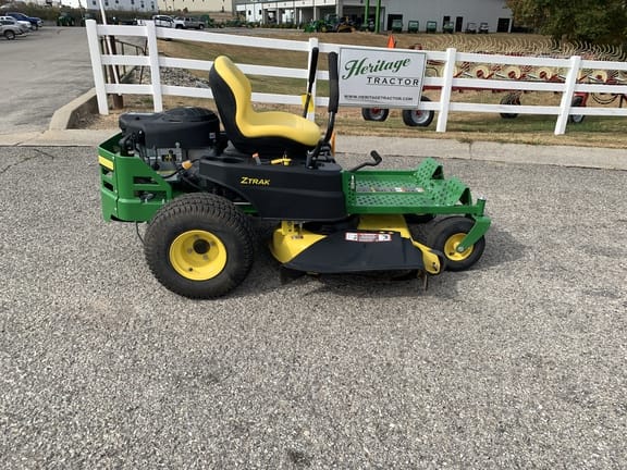 2022 John Deere Z335E Equipment Image0