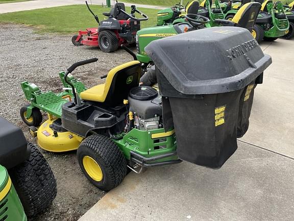 Image of John Deere Z335E equipment image 1