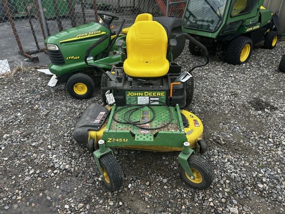Image of John Deere Z345M equipment image 1