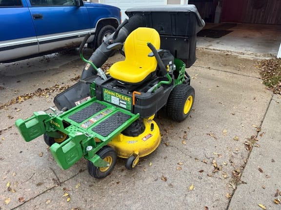 2022 John Deere Z345R Equipment Image0