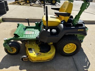 Image of John Deere Z515E equipment image 1