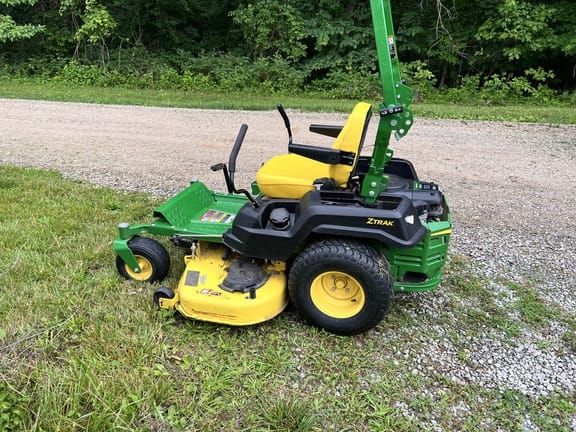 2022 John Deere Z515E Equipment Image0