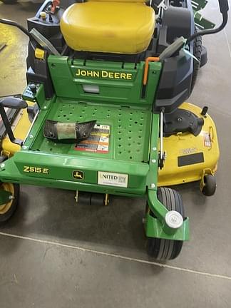 Image of John Deere Z515E equipment image 4