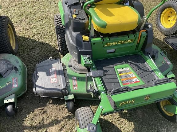 Image of John Deere Z545R equipment image 1