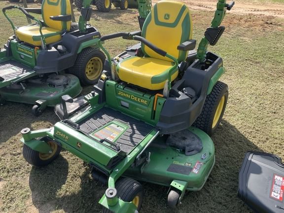 2022 John Deere Z545R Equipment Image0