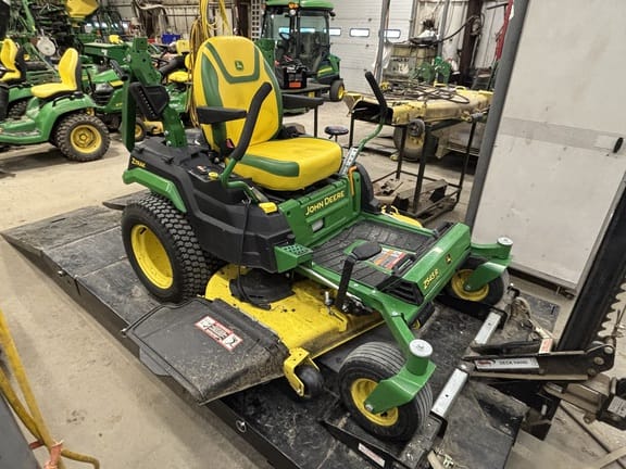 2022 John Deere Z545R Equipment Image0