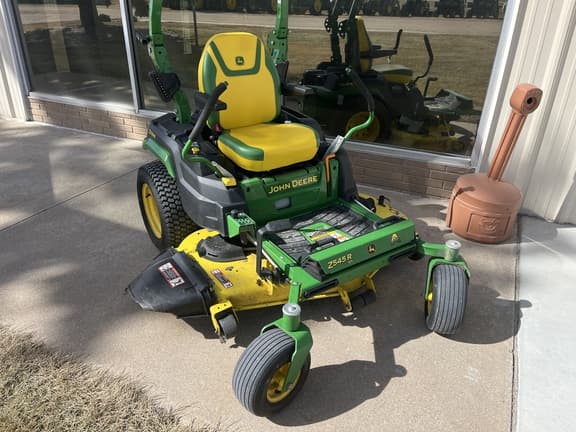Image of John Deere Z545R equipment image 1