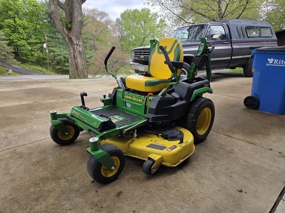 2022 John Deere Z545R Equipment Image0