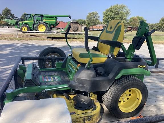 Image of John Deere Z545R equipment image 1