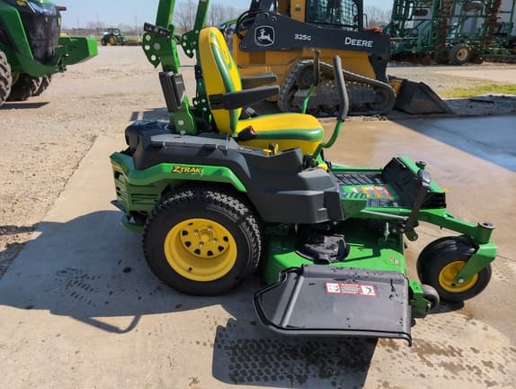 Image of John Deere Z545R equipment image 3