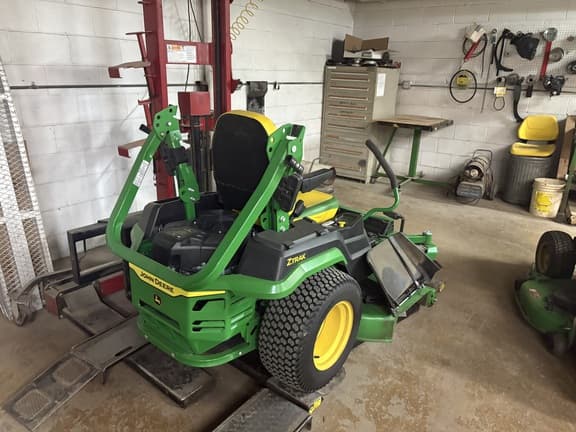 Image of John Deere Z545R equipment image 3