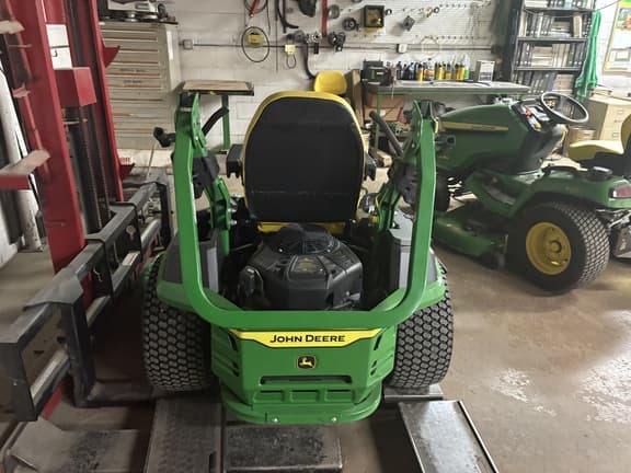 Image of John Deere Z545R equipment image 1