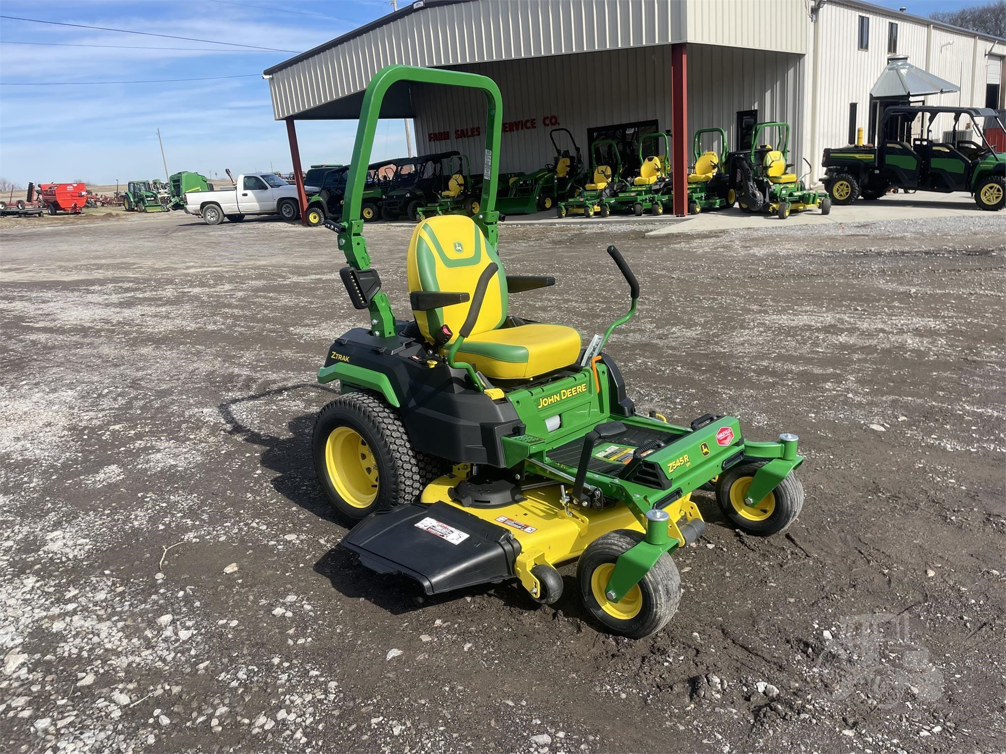 2022 John Deere Z545R Equipment Image0