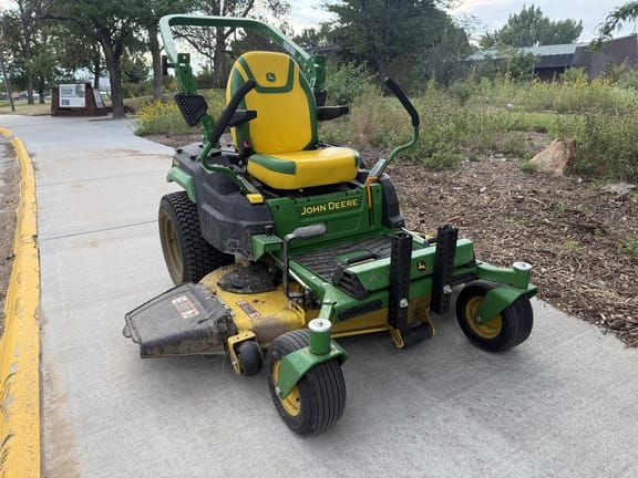 2022 John Deere Z545R Equipment Image0