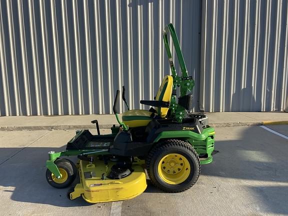 Image of John Deere Z545R equipment image 2