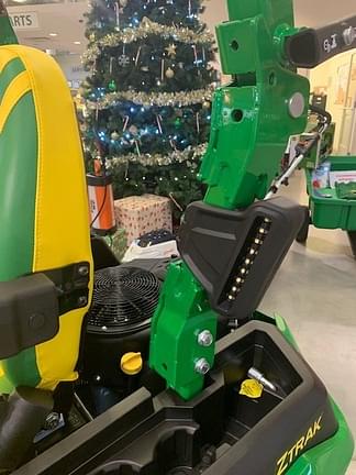 Image of John Deere Z545R equipment image 3