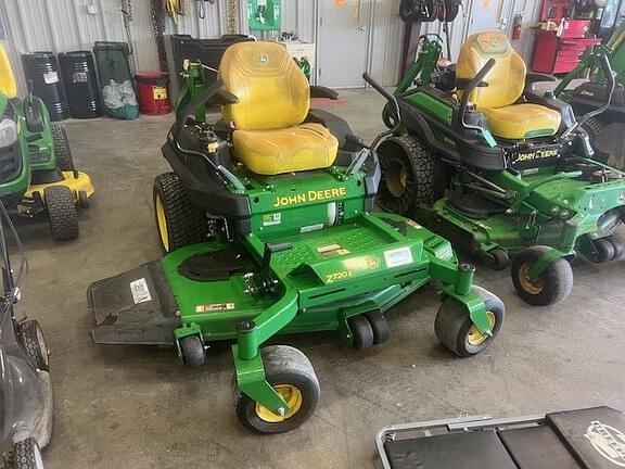 Image of John Deere Z720E equipment image 2