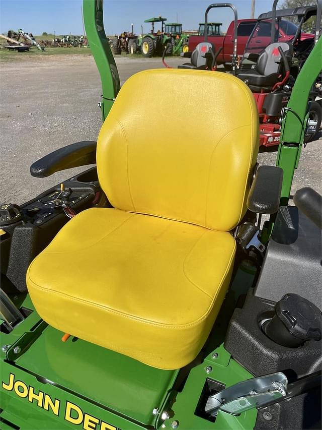 Image of John Deere Z720E equipment image 2