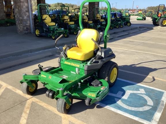 Image of John Deere Z720E equipment image 1