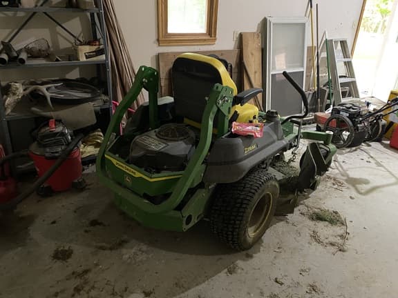 Image of John Deere Z720E equipment image 1