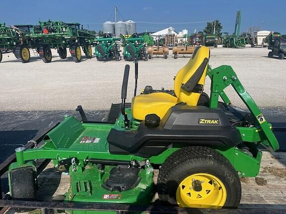 Image of John Deere Z720E equipment image 2