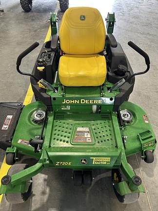 Image of John Deere Z720E equipment image 4