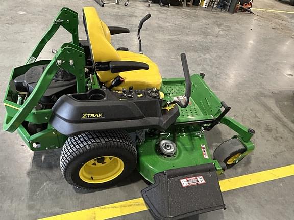 Image of John Deere Z720E equipment image 2