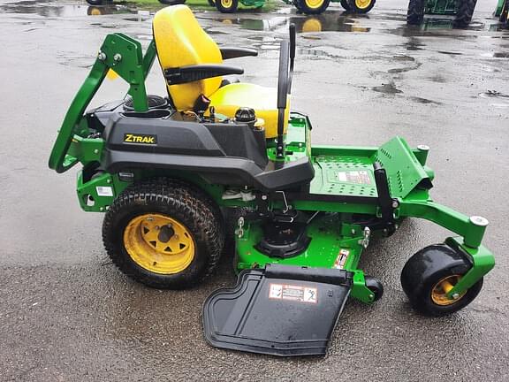 Image of John Deere Z720E equipment image 2