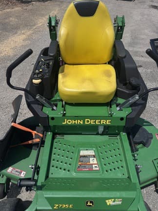 Image of John Deere Z735E equipment image 4