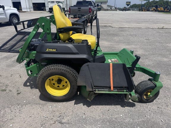 2022 John Deere Z735E Equipment Image0
