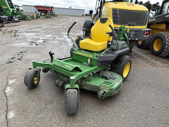 2022 John Deere Z735M Equipment Image0