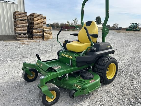 Image of John Deere Z735M equipment image 1