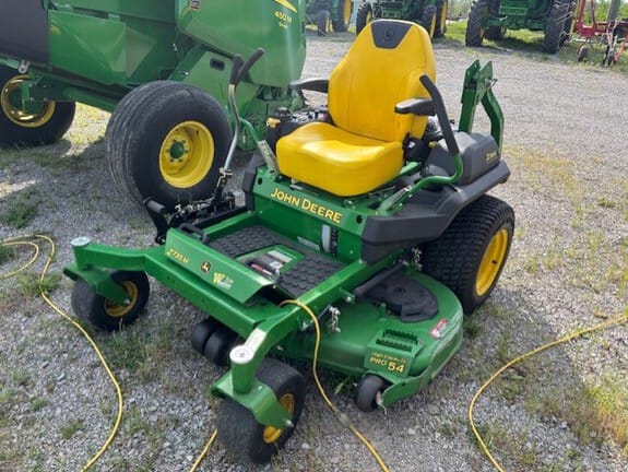 2022 John Deere Z735M Equipment Image0