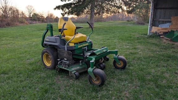 Image of John Deere Z735M equipment image 1