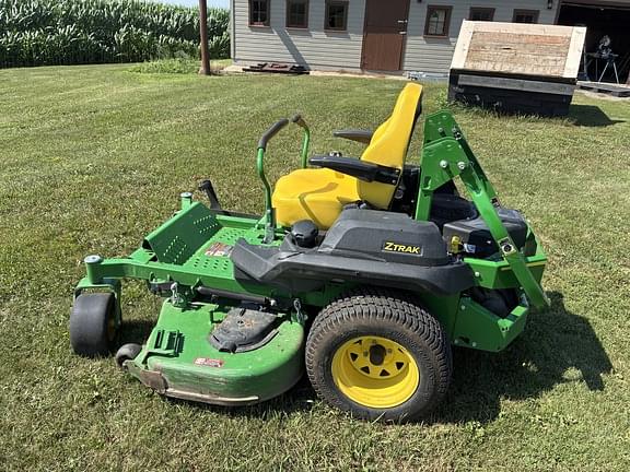 Image of John Deere Z735M equipment image 4