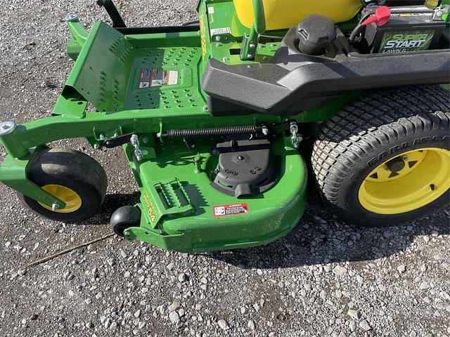 Image of John Deere Z735M equipment image 4