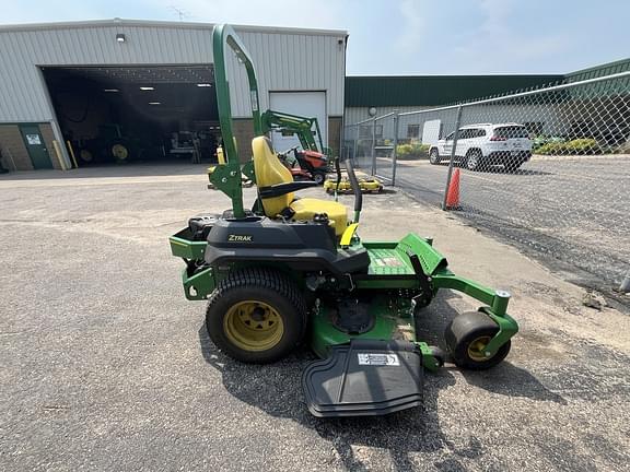 Image of John Deere Z735M equipment image 1