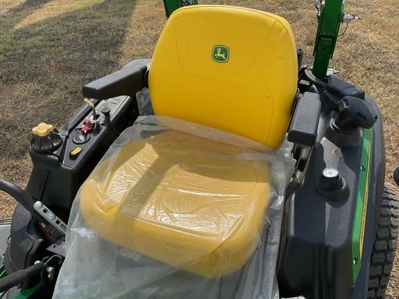 Image of John Deere Z915E equipment image 4