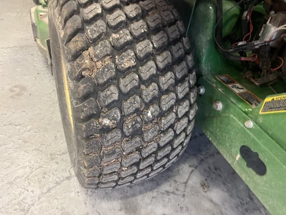 Image of John Deere Z920M equipment image 4