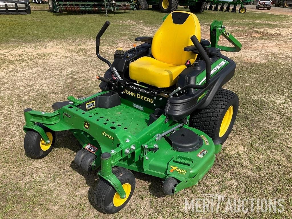 Main image John Deere Z920M