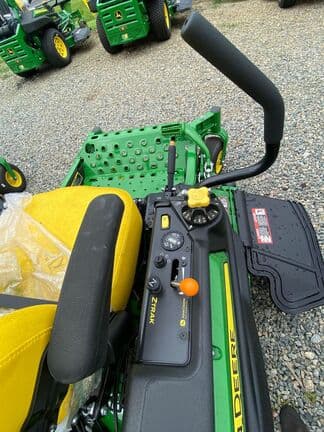 Image of John Deere Z920M equipment image 1