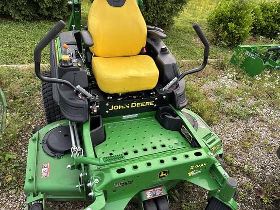 Image of John Deere Z920M equipment image 2