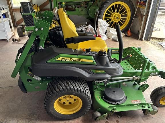 Image of John Deere Z920M equipment image 3
