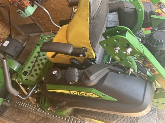 Image of John Deere Z920M equipment image 4